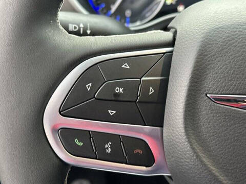 2025 Chrysler Voyager LX