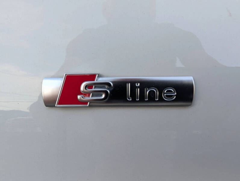 2017 Audi A4 2.0T quattro Premium Plus