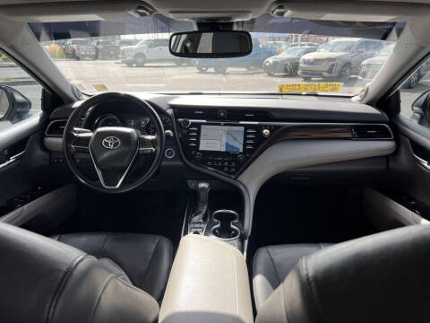 2019 Toyota Camry Hybrid XLE