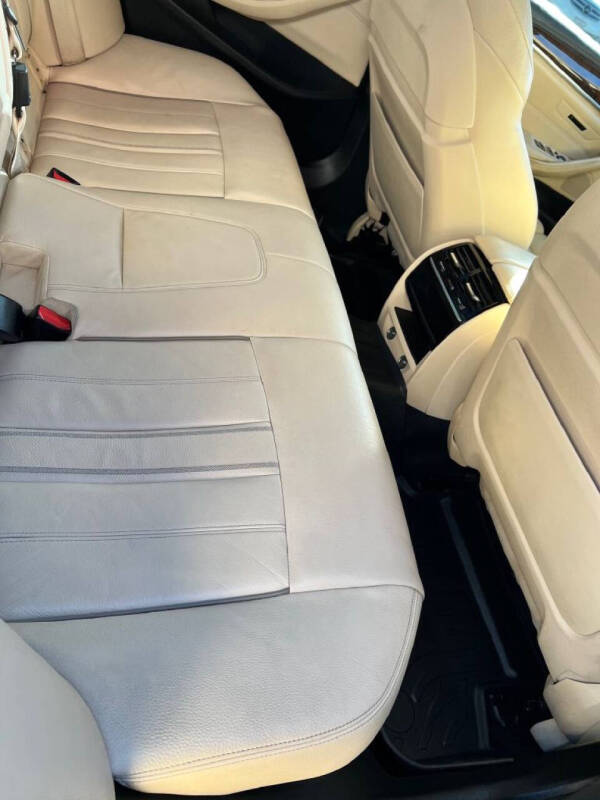 2018 BMW 5 Series 530i