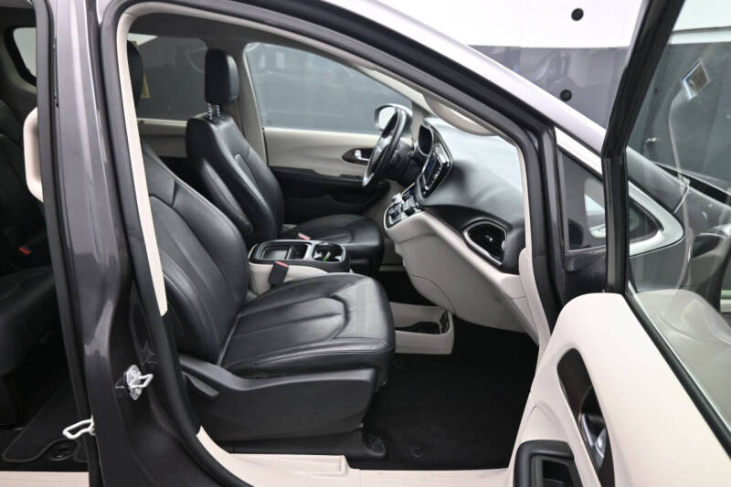 2018 Chrysler Pacifica Touring L