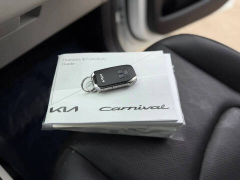 2024 Kia Carnival EX