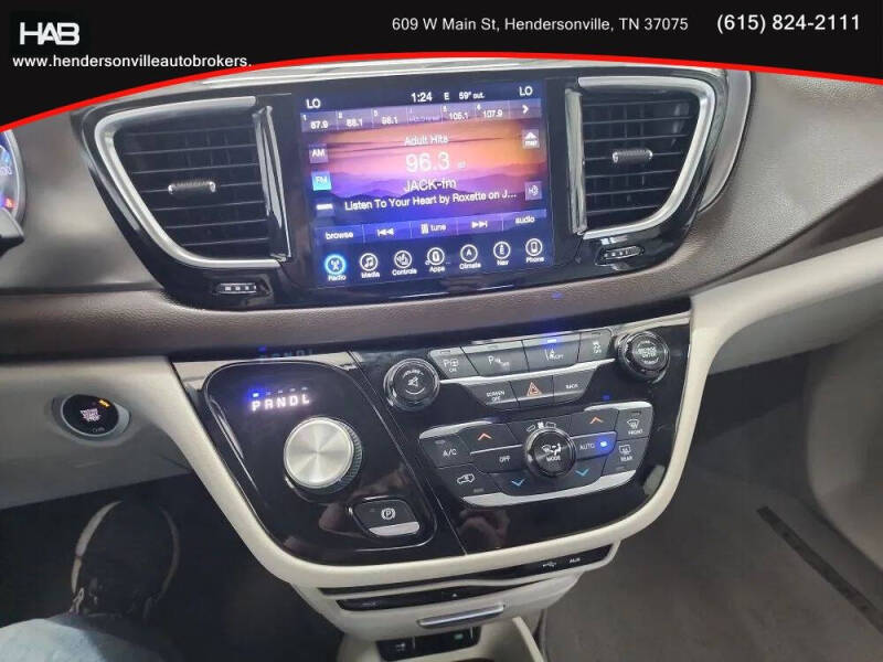 2017 Chrysler Pacifica Touring-L Plus