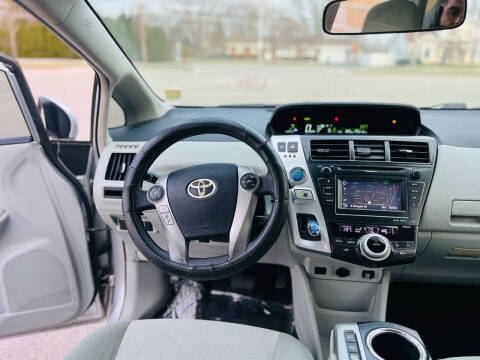 2012 Toyota Prius v Five
