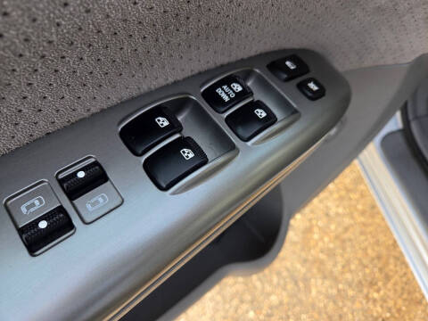 2007 Hyundai Entourage GLS