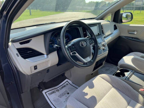 2020 Toyota Sienna LE 7-Passenger