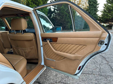 1989 Mercedes-Benz 300-Class 300 SE