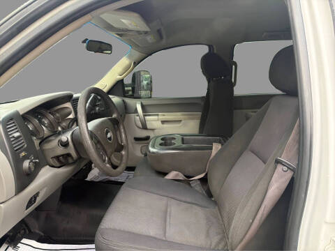 2011 Chevrolet Silverado 3500HD CC