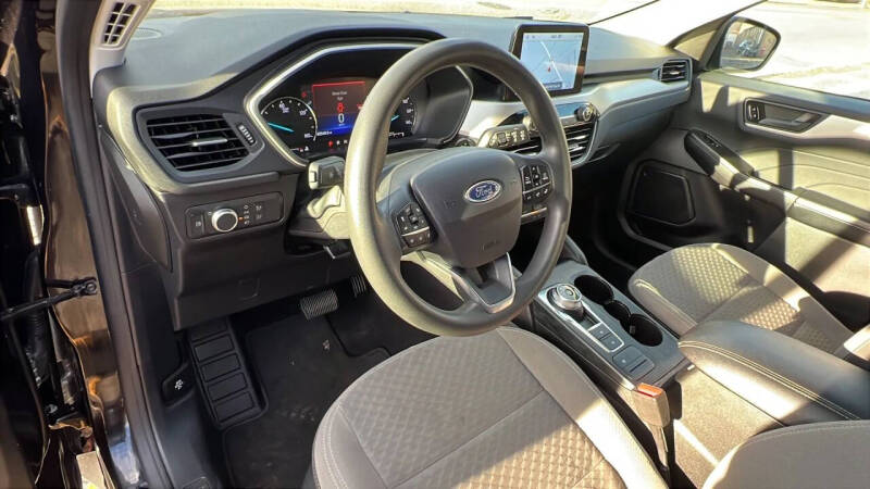 2022 Ford Escape Hybrid SE