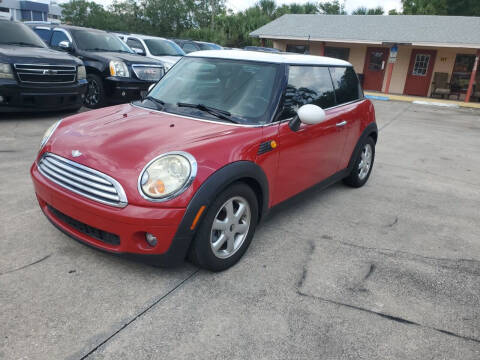 2009 MINI Cooper for sale at FAMILY AUTO BROKERS in Longwood FL