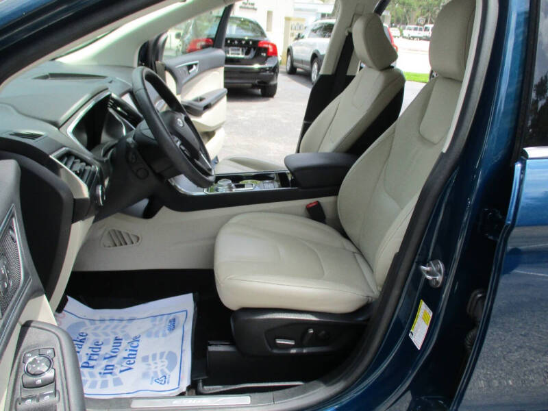 2020 Ford Edge Titanium