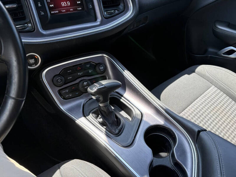 2017 Dodge Challenger SXT