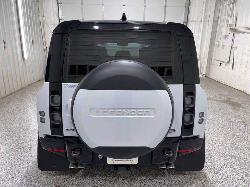 2022 Land Rover Defender 110 V8