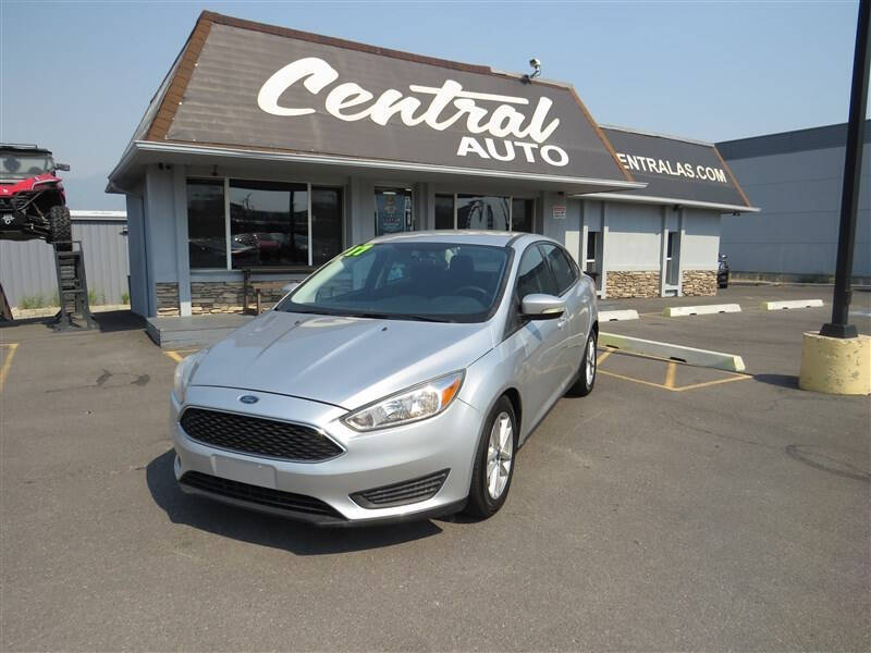 Silver 2017 Ford Focus SE SE 4dr Sedan 1