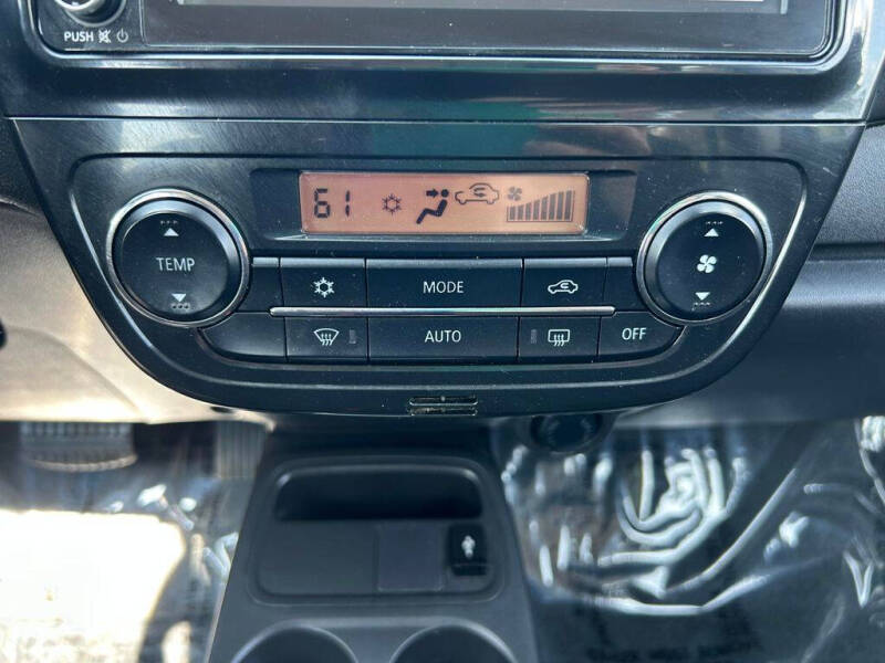 2024 Mitsubishi Mirage ES