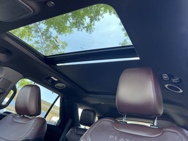 2023 Ford Explorer Platinum