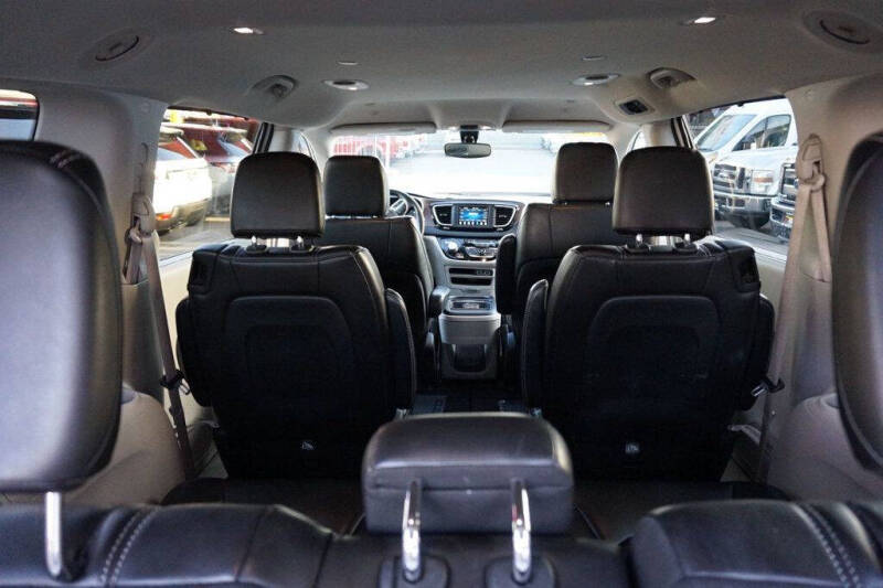 2021 Chrysler Voyager LXi