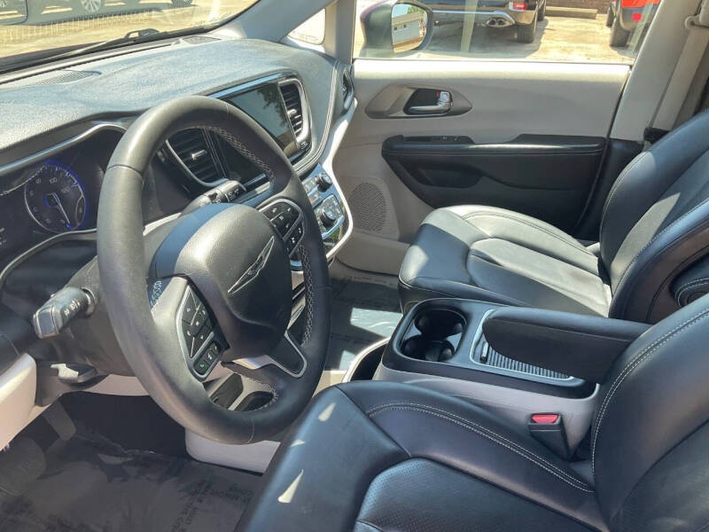 2023 Chrysler Pacifica Touring L