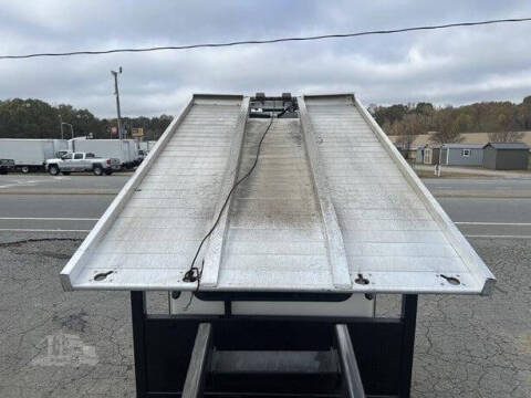 2009 Peterbilt 335