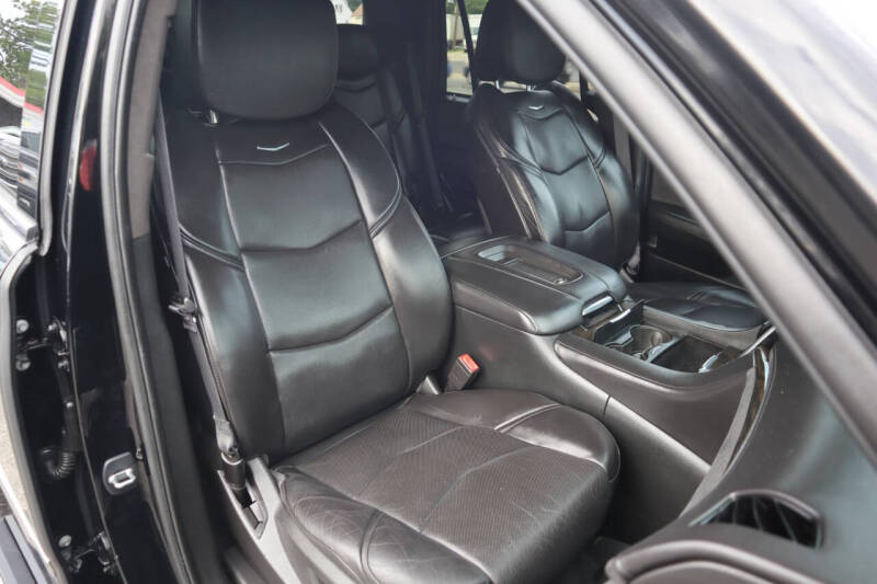 2017 Cadillac Escalade Platinum