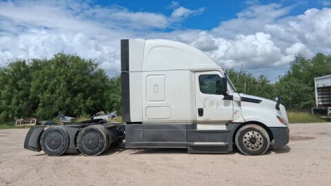2020 Freightliner Cascadia 126