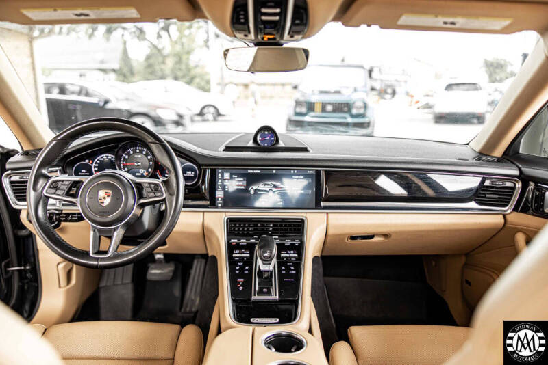 2018 Porsche Panamera