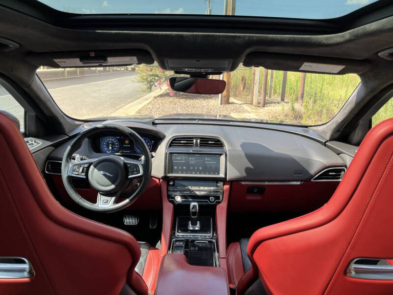 2020 Jaguar F-PACE SVR