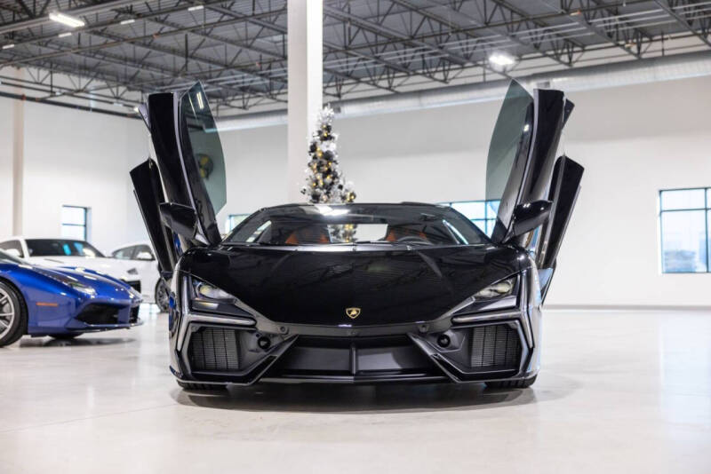 2025 Lamborghini Revuelto