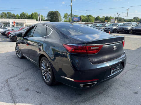 2017 Kia Cadenza Premium