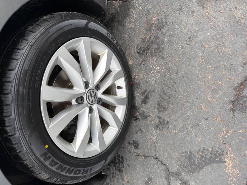 2017 Volkswagen Beetle 1.8T Classic