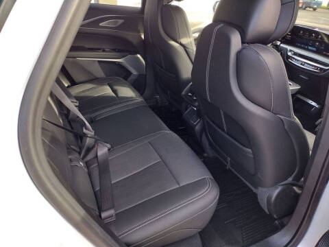 2025 Cadillac LYRIQ Luxury 3