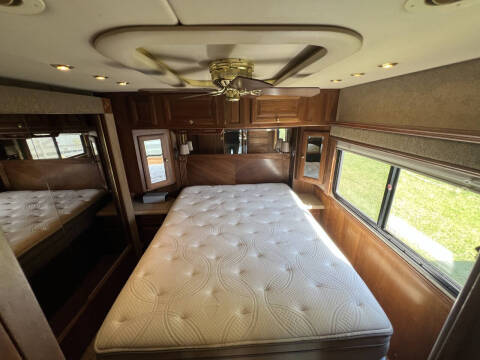 2002 Foretravel GV320 4010