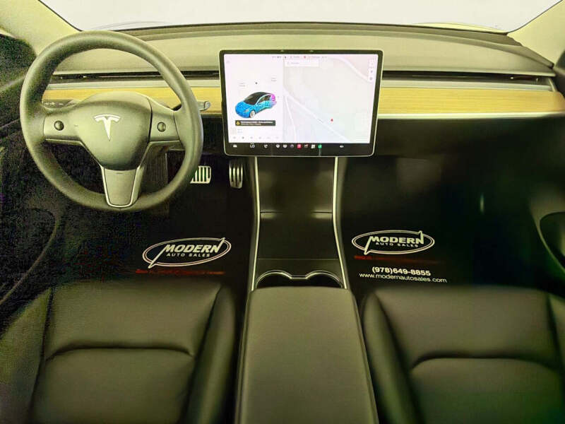 2019 Tesla Model 3 Standard Range Plus