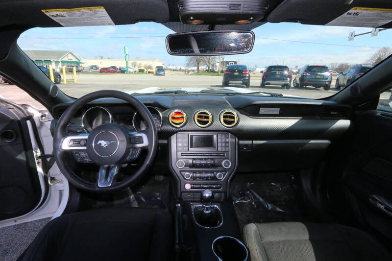 2016 Ford Mustang V6