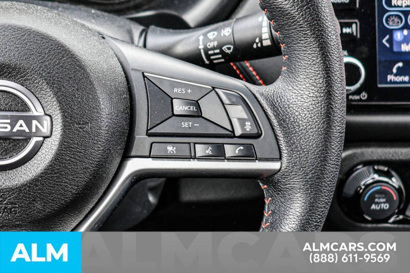 2022 Nissan Kicks SR