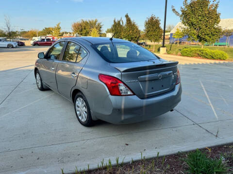 2013 Nissan Versa 1.6 SV