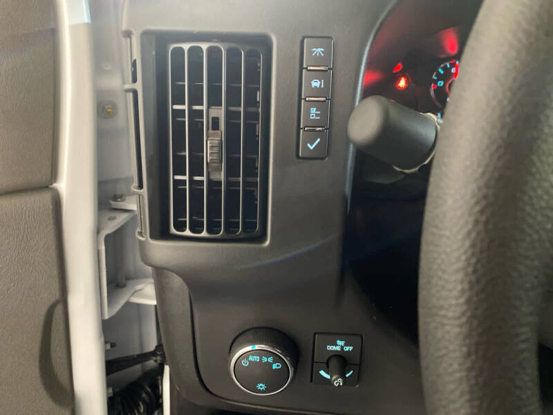 2025 Chevrolet Express 2500