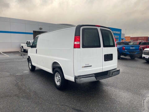 2025 Chevrolet Express 2500