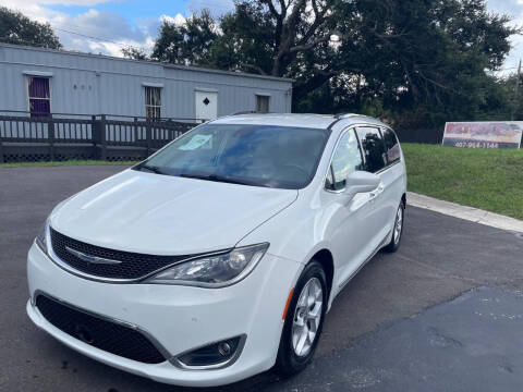 2017 Chrysler Pacifica Touring-L Plus