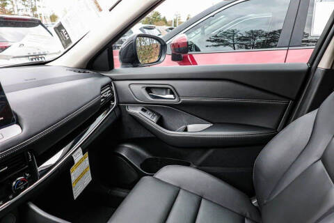 2025 Nissan Rogue SL