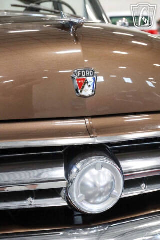1954 Ford Crestline