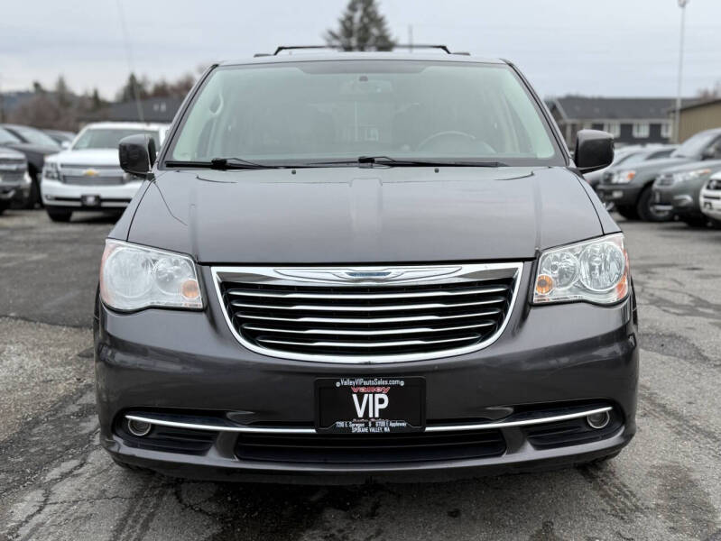 2016 Chrysler Town and Country Touring