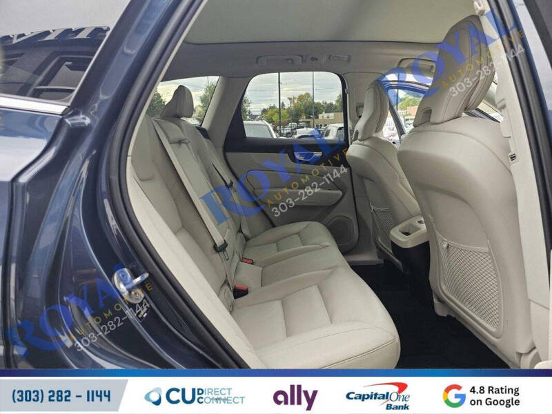 2023 Volvo XC60 B5 Plus Bright Theme