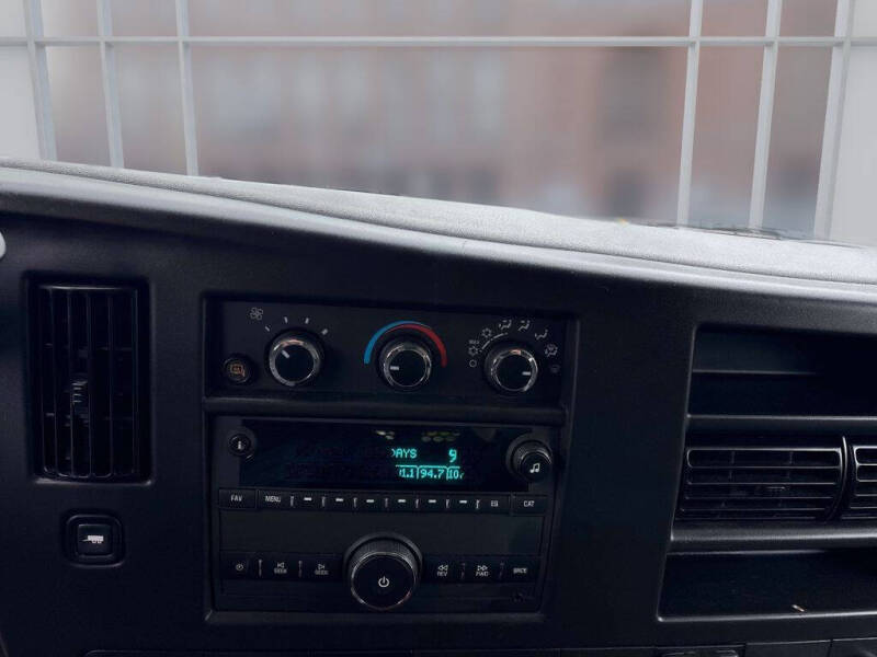 2024 Chevrolet Express 2500