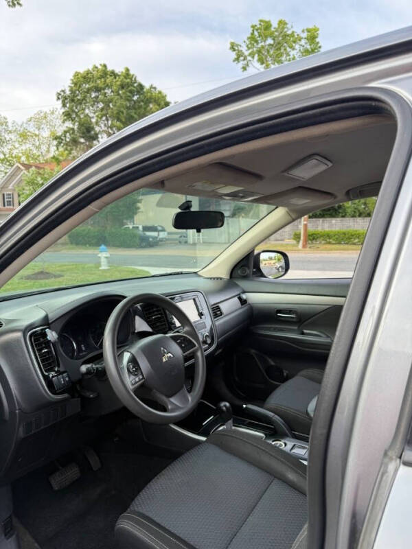 2018 Mitsubishi Outlander LE