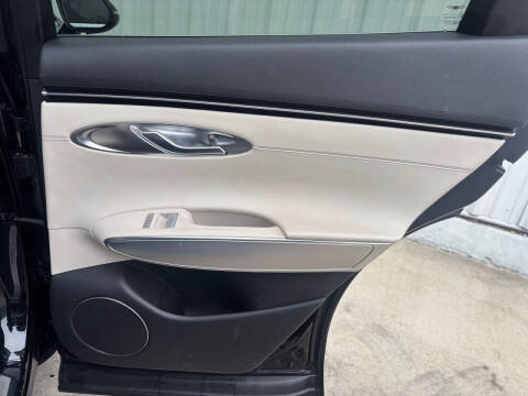 2023 Genesis GV70 2.5T Standard