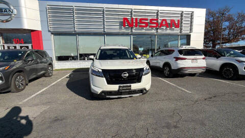 2022 Nissan Pathfinder SL