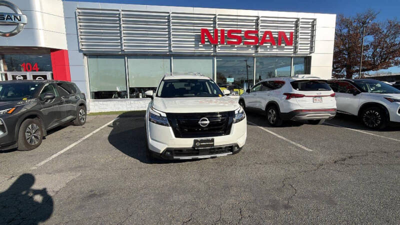 2022 Nissan Pathfinder SL