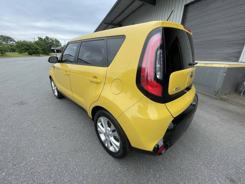 2016 Kia Soul +