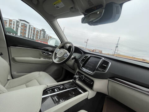 2019 Volvo XC90 T5 Momentum